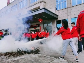 德赢VWIN消防安全演习：关注消防，安全至上